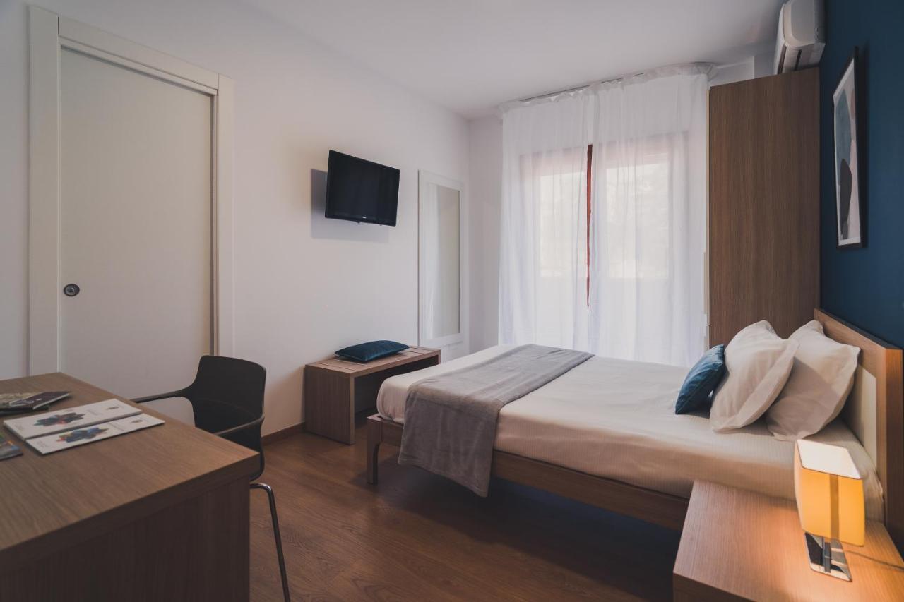 Trip Room & Breakfast เรจโจ ดี คาลาเบีย ภายนอก รูปภาพ