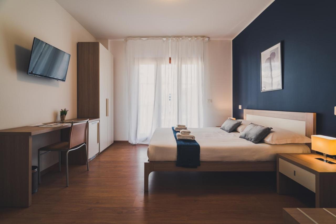 Trip Room & Breakfast เรจโจ ดี คาลาเบีย ภายนอก รูปภาพ