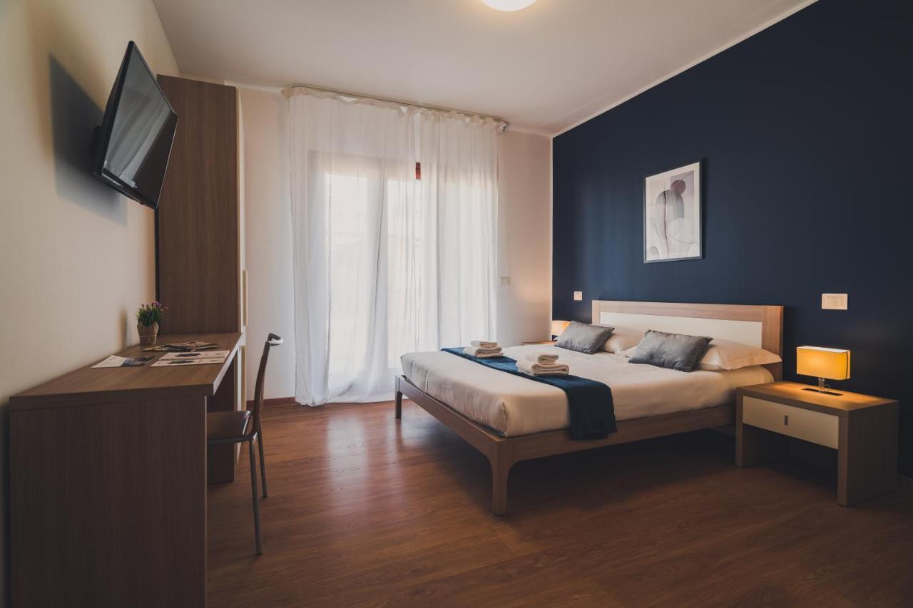 Trip Room & Breakfast เรจโจ ดี คาลาเบีย ภายนอก รูปภาพ