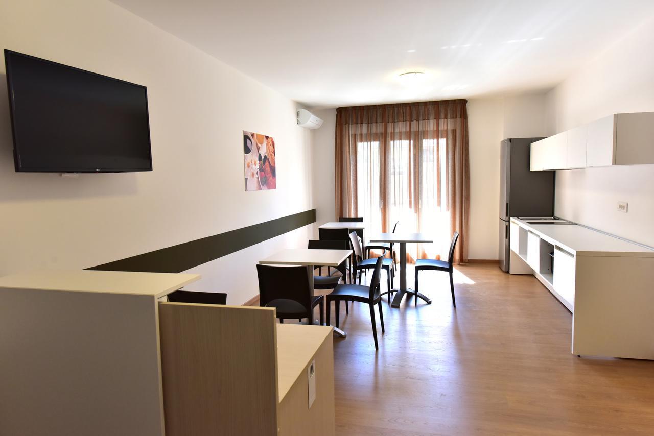 Trip Room & Breakfast เรจโจ ดี คาลาเบีย ภายนอก รูปภาพ