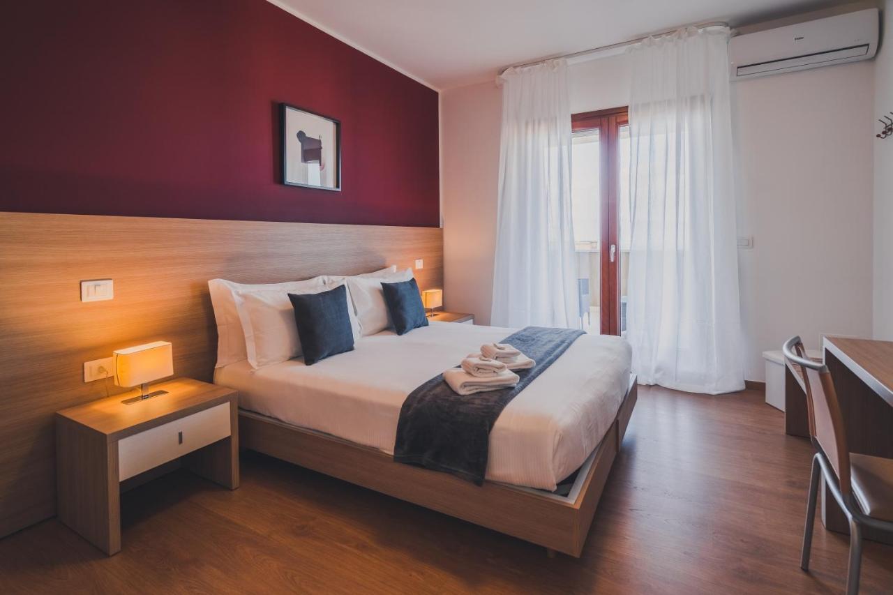 Trip Room & Breakfast เรจโจ ดี คาลาเบีย ภายนอก รูปภาพ