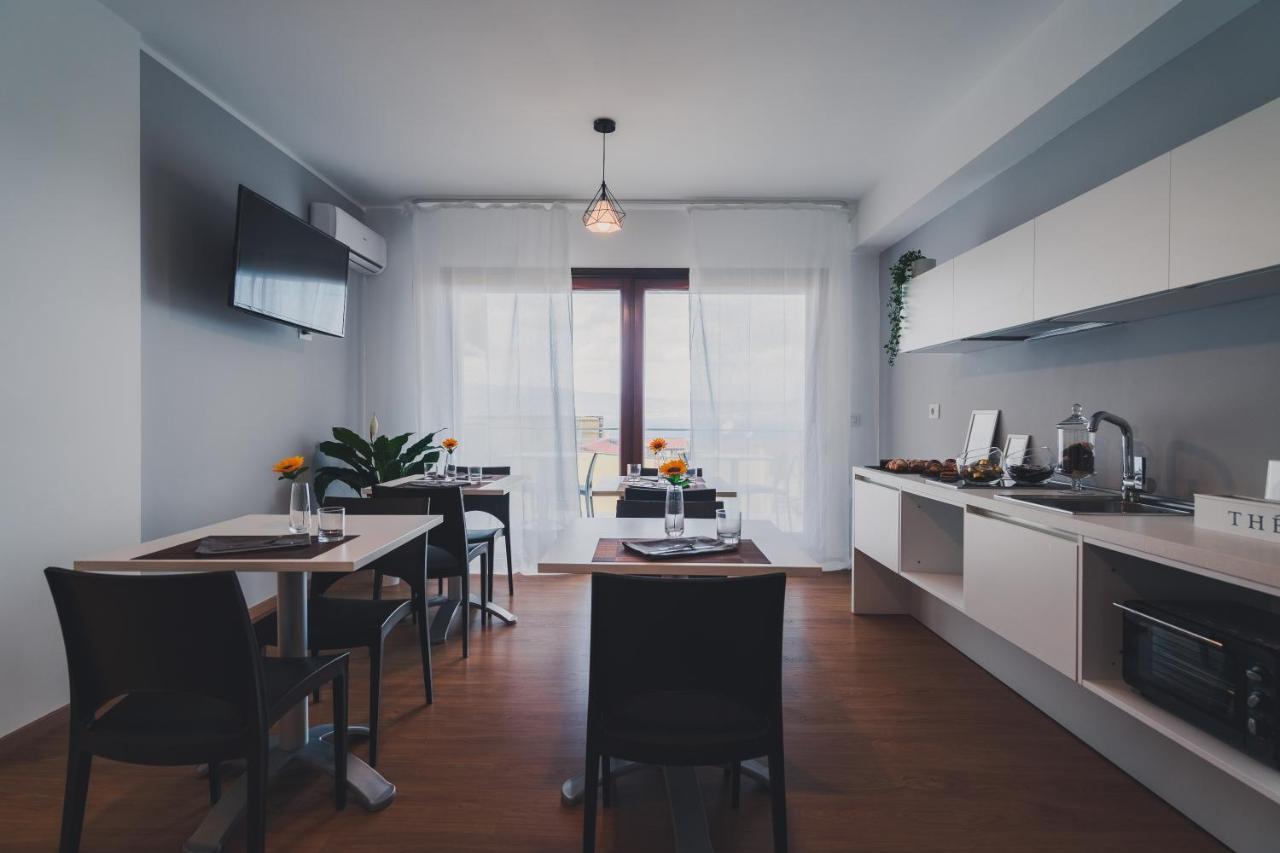 Trip Room & Breakfast เรจโจ ดี คาลาเบีย ภายนอก รูปภาพ