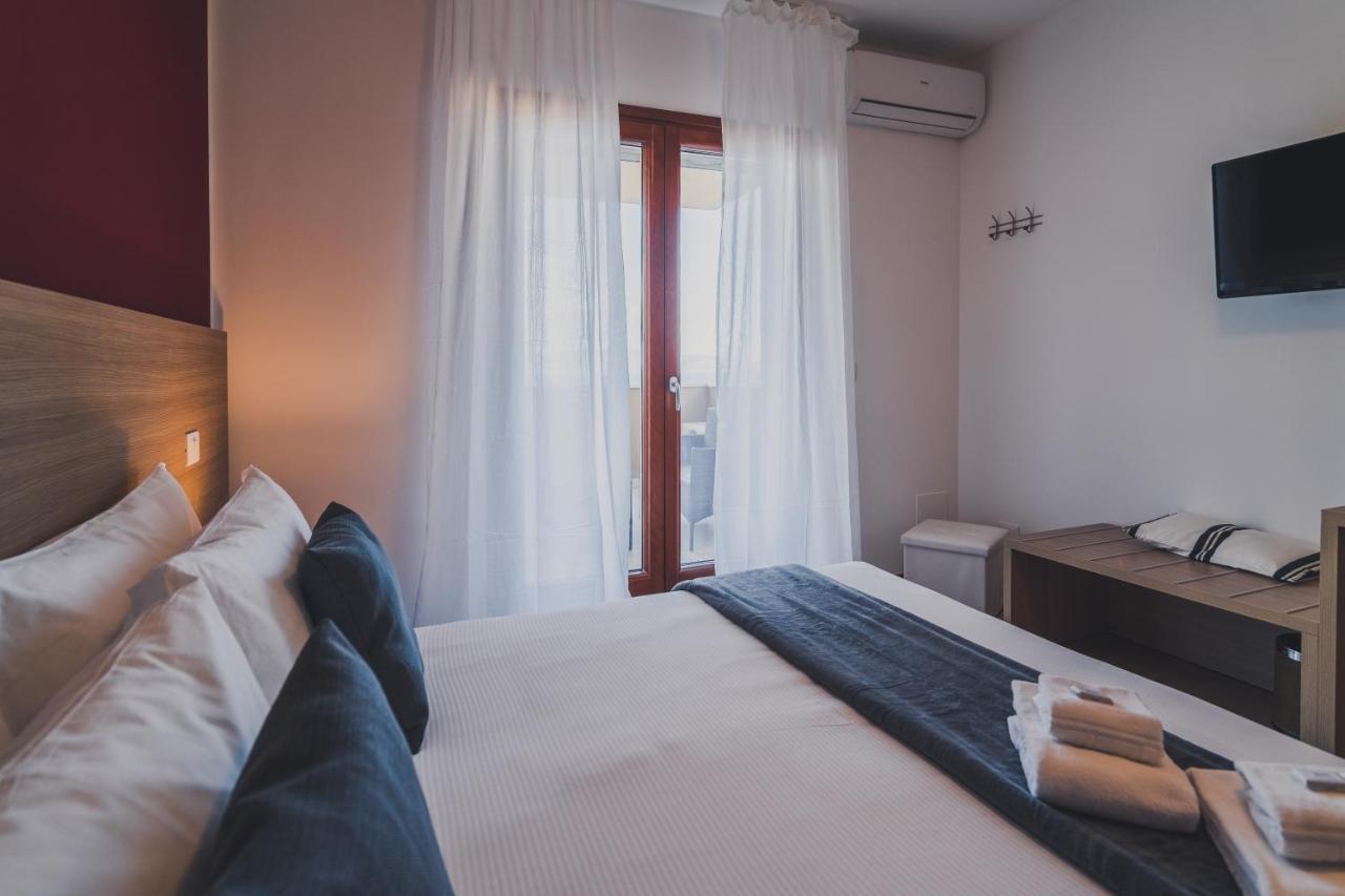 Trip Room & Breakfast เรจโจ ดี คาลาเบีย ภายนอก รูปภาพ